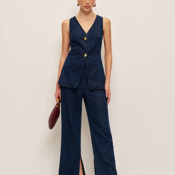 Commense Dark Blue Sleeveless button front top - Picture 8 of 12